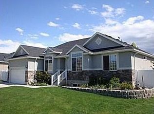 504 E Sandy Hollow Cir, Midvale, UT 84047