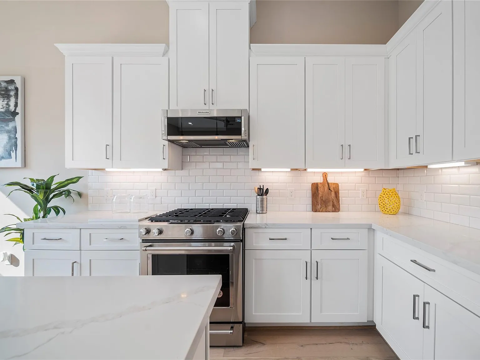 3 bed, 2.5 bath, 1810 sqft, $2,450 — Photo 4