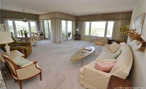 5th image of 555 SE 6th Ave APT 10H