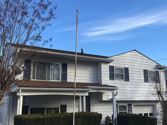 2nd image of 734 Elm St