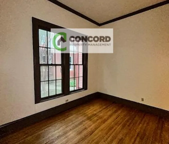 102 S Mendenhall St #B — Photo 9