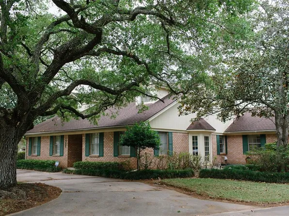 1302 Linwood Dr, Wharton, TX 77488