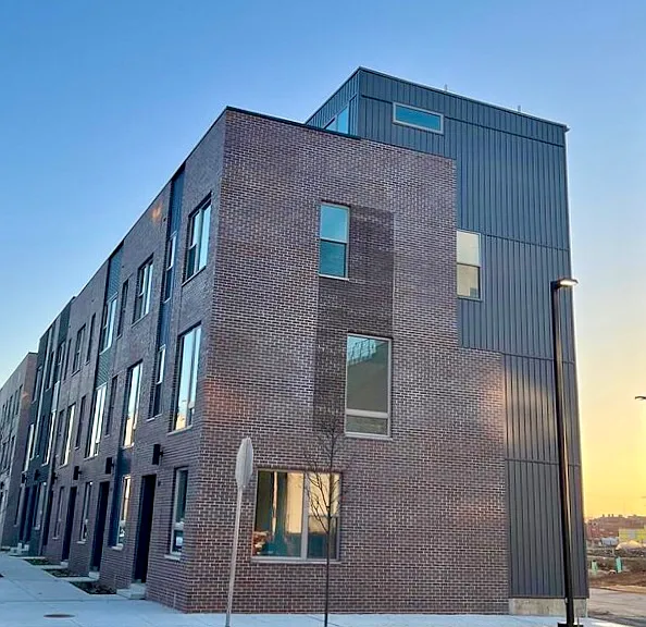 2030 Northbank Pl — Photo 1