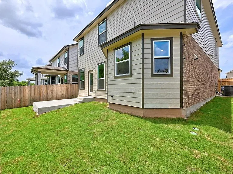 612 Saint Cindys Way — Photo 3