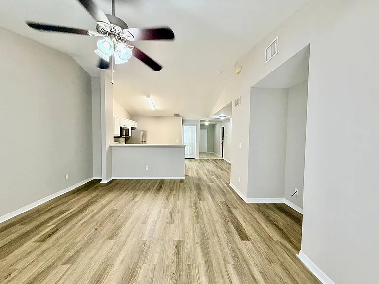 348 Bell Blvd S — Photo 10