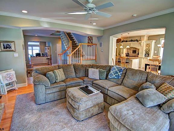 5th image of 6 Grenada Ln