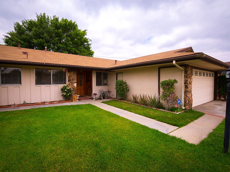 2nd image of 23041 Hilse Ln