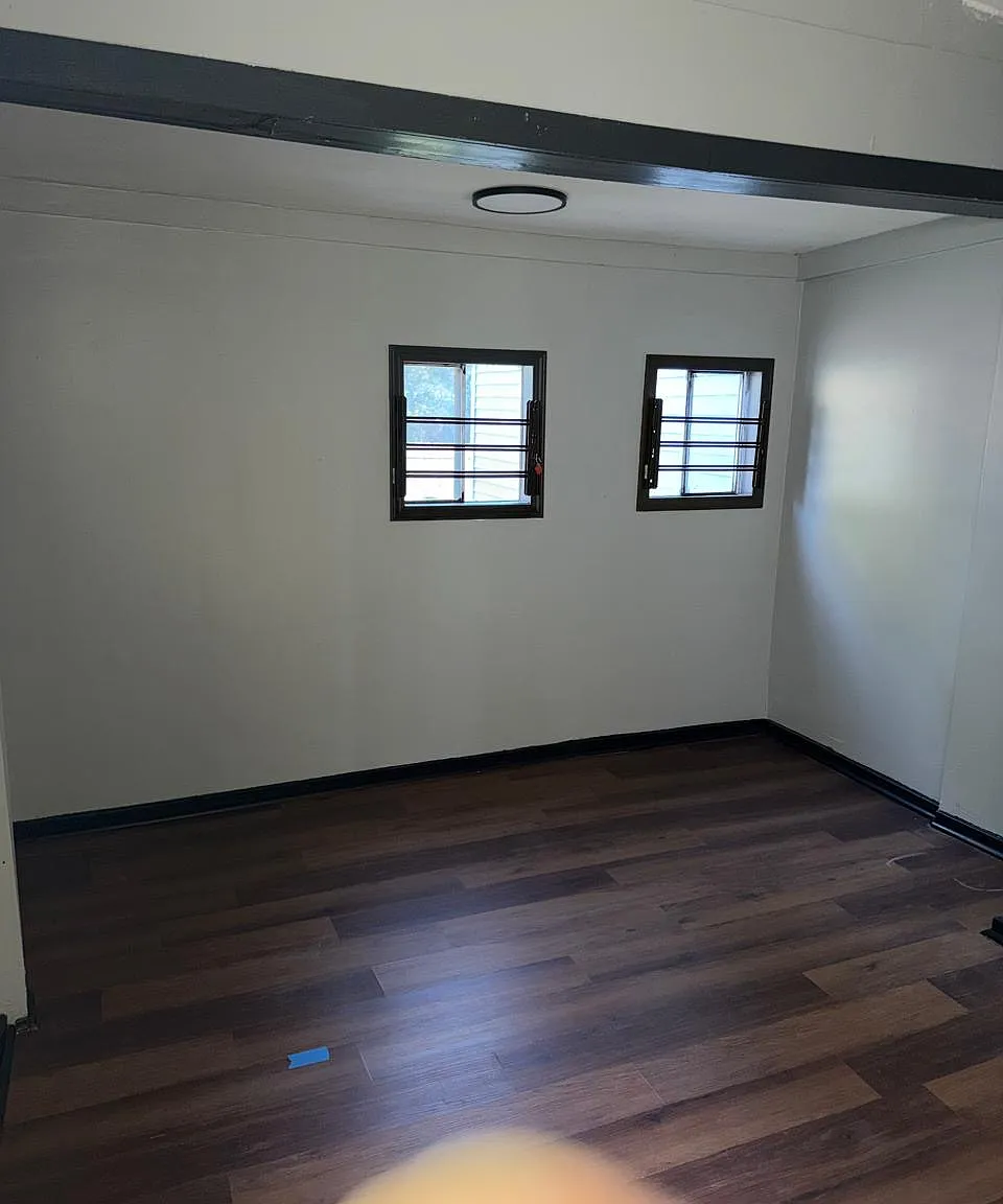 5 bed, 1600 sqft, $1,800 — Photo 1