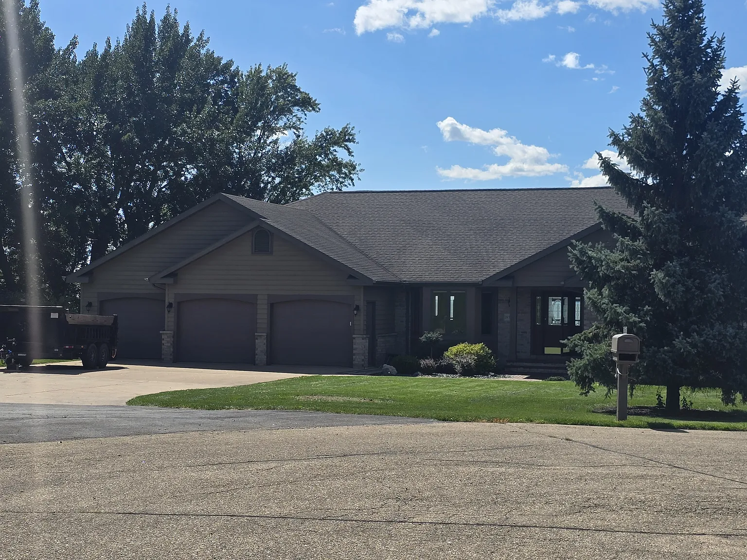 3 bed, 2.5 bath, 3501 sqft, $7,200 — Photo 1