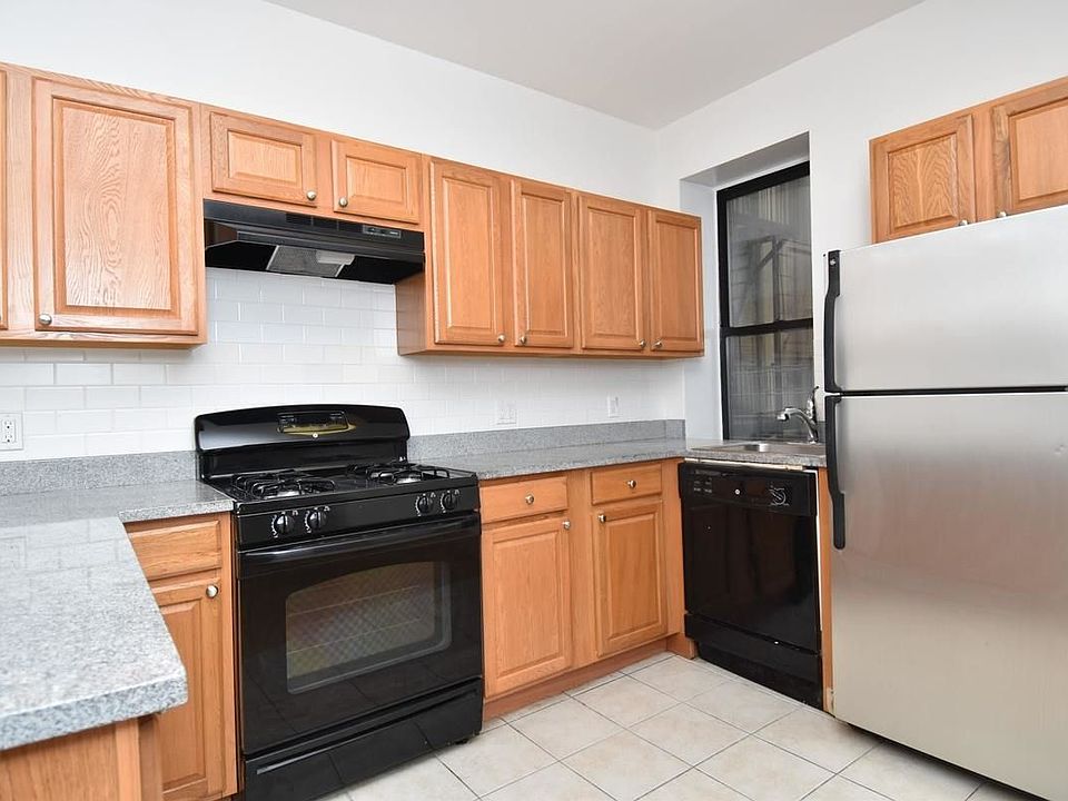 1st image of 656 Saint Nicholas Ave APT 1