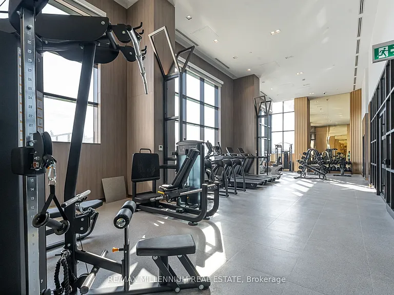 395 Dundas St W #531 — Photo 29