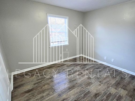 5th image of 107 Robbins Dr #6
