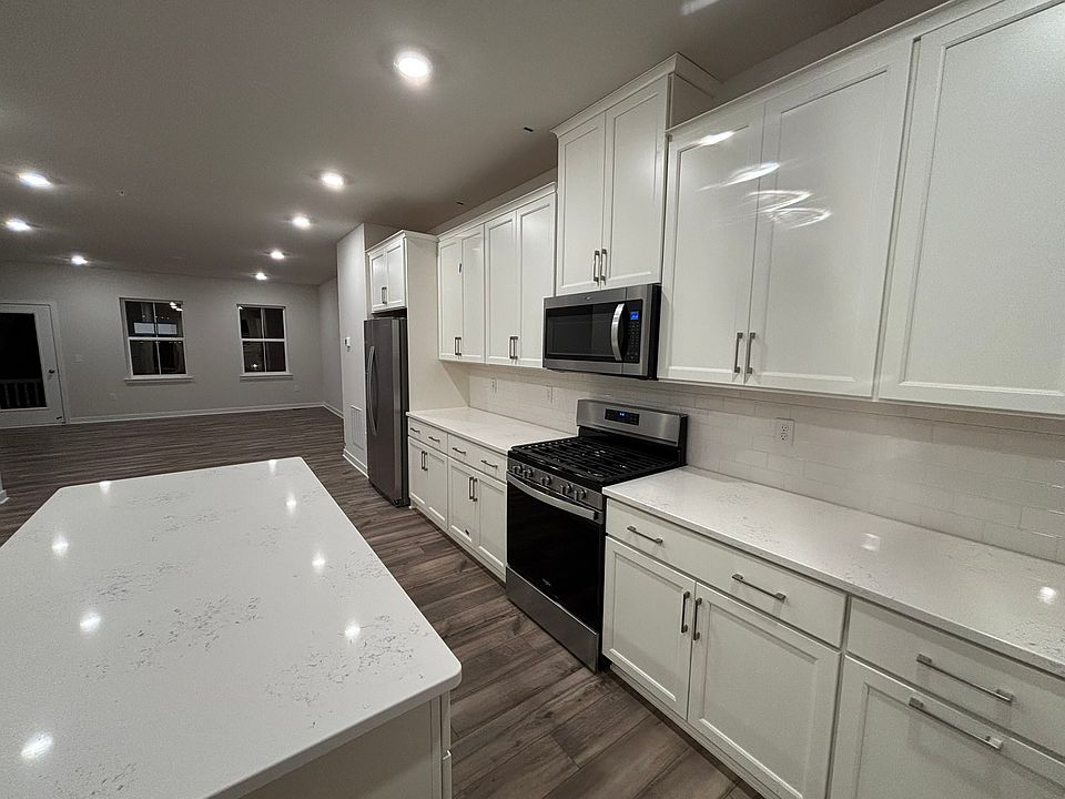 Main Level
~Kitchen
~picture taken on 12/01/2025