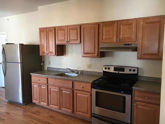 5th image of 64 W Hollis St #8