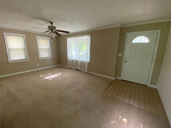 3rd image of 816 Churchill Dr