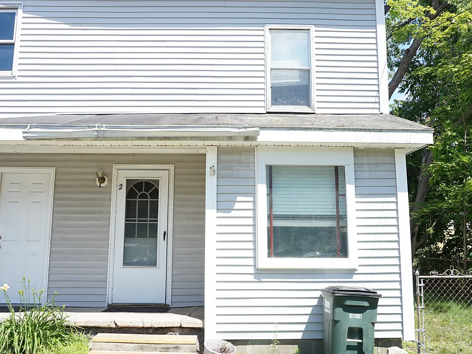 2 Pleasant St #2