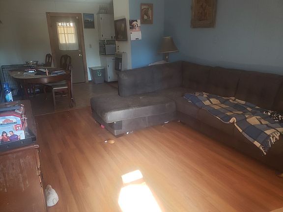 4th image of 21 Shoshone Dr