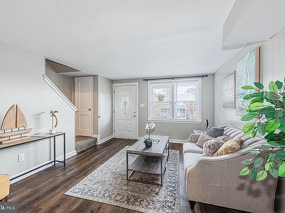 5th image of 1029 Rockhill Ave