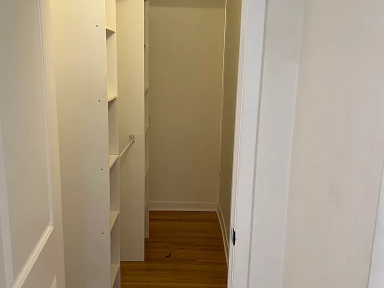 263 S Spalding Dr — Photo 12