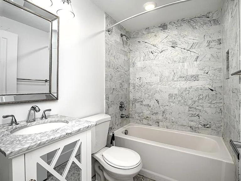 1635 Race St — Photo 11