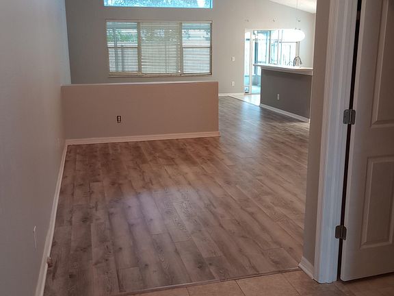 Foyer/front entrance