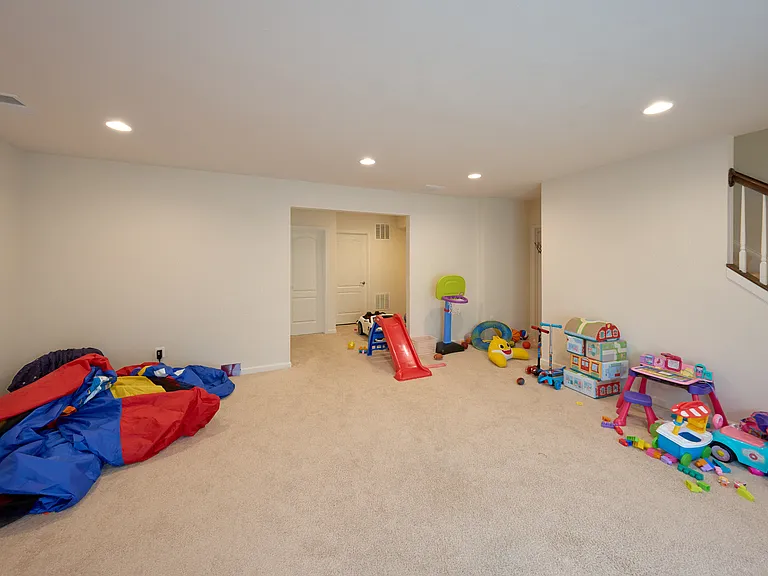 24887 Coventry Grove Ct — Photo 58