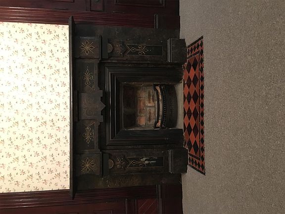 4th image of 889 N Market St APT 4