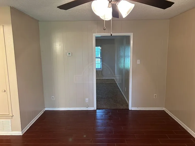 1013 Kathey Dr — Photo 4