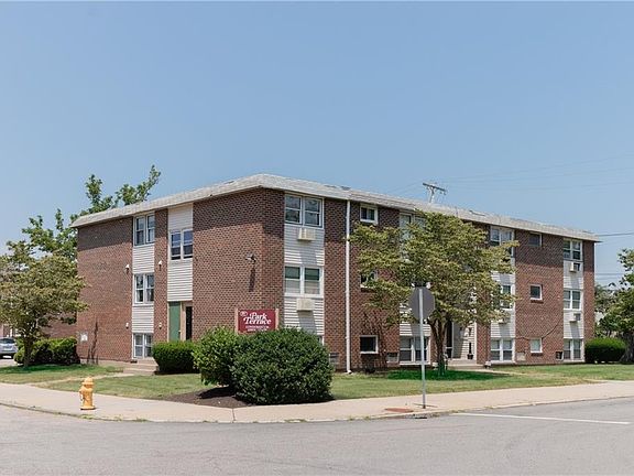 2nd image of 76 Park St #C7