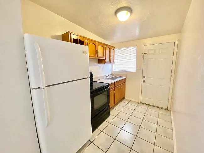 814 S Pagent Ave — Photo 3