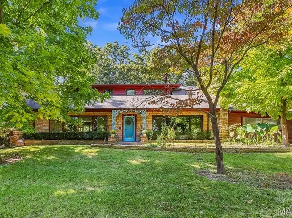 8801 Julia Dent Dr, Saint Louis, MO 63123