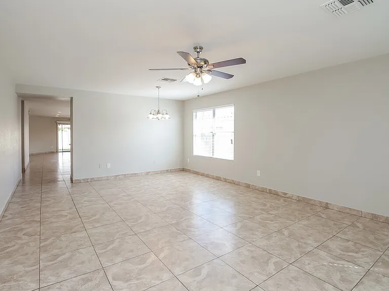2768 W San Carlos Ln — Photo 2
