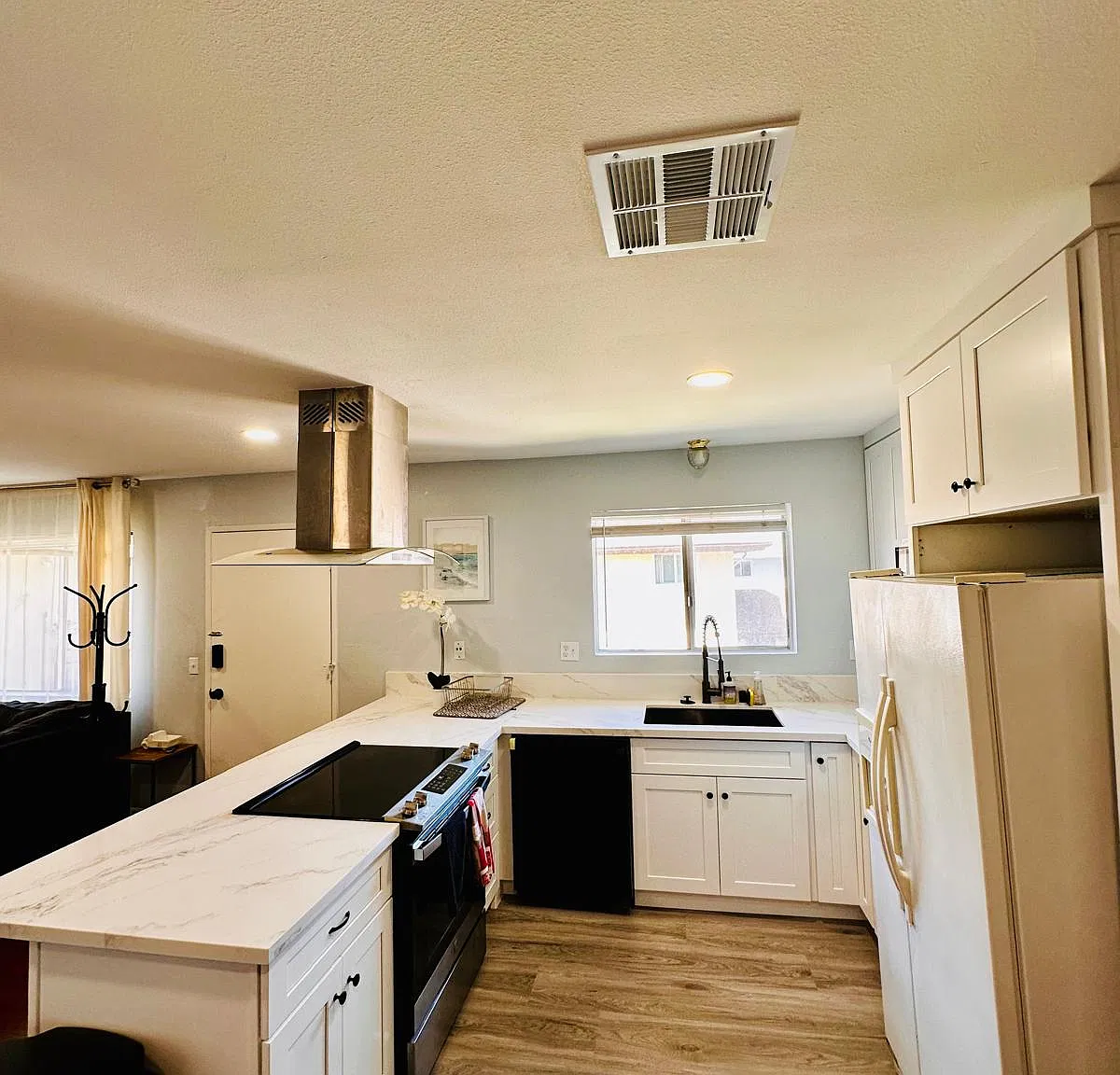 6032 Lime Ave — Photo 4