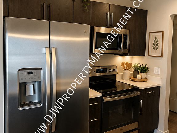 3rd image of 604 N 44th St #4