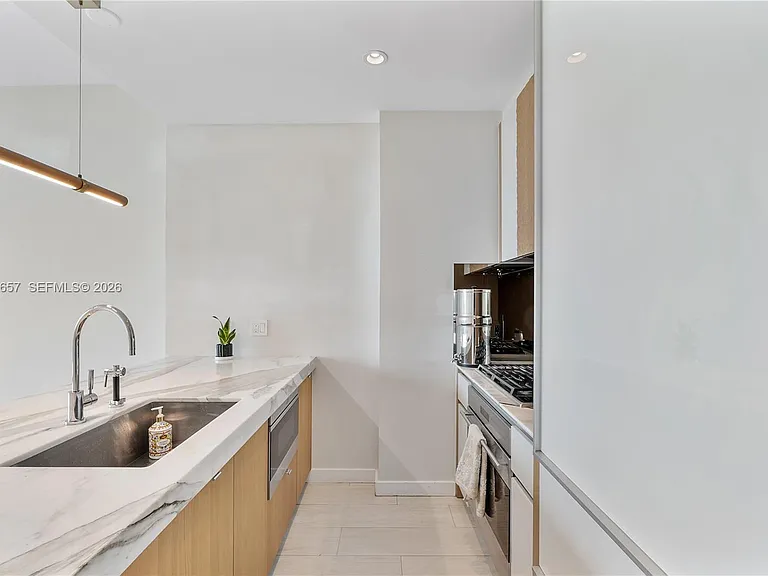 2831 S Bayshore Dr #707 — Photo 27