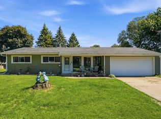 1104 1st St NE, Oelwein, IA 50662