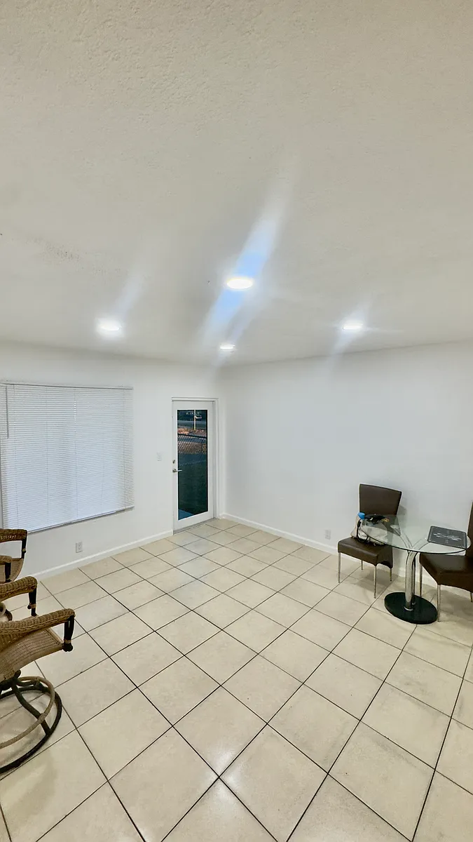 Building Photo - 7700 NW 11th Ave #2