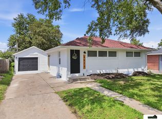 6620 Benton St, Lincoln, NE 68507