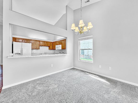 5th image of 463 Scioto Villa Ln