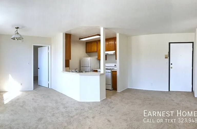 3626 Empire Dr #4 — Photo 2