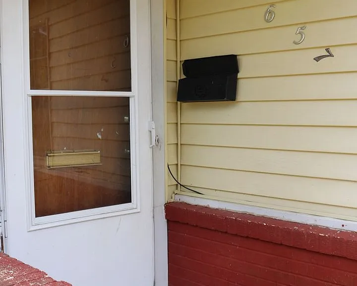 1657 Midway St — Photo 2