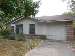 303 Wright Ave, Springdale, AR 72764