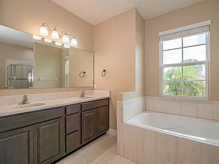 2576 Saint Lucia Cir — Photo 26