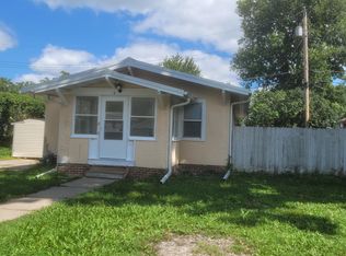 8 Bungalow Ct, Newton, IA 50208