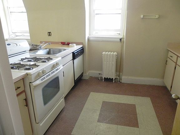 3rd image of 318 S 42nd Street # Fl 3rd