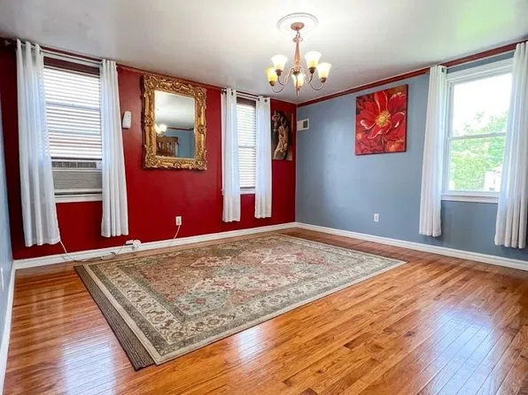 79 Moquette Row N, Yonkers, NY 10703