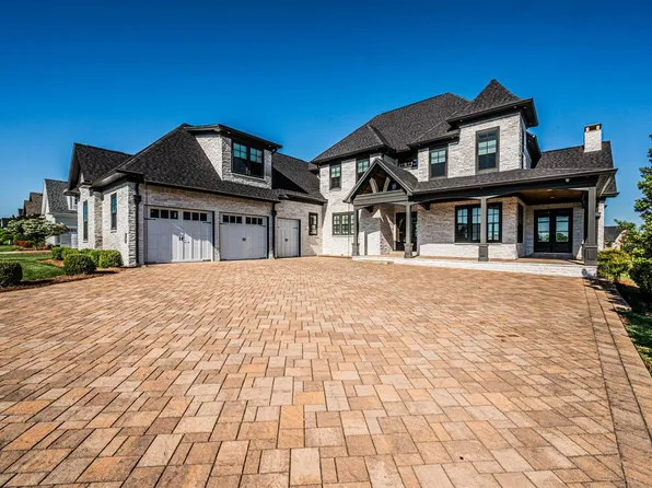 1150 Drakes Ridge Ln, Bowling Green, KY 42103