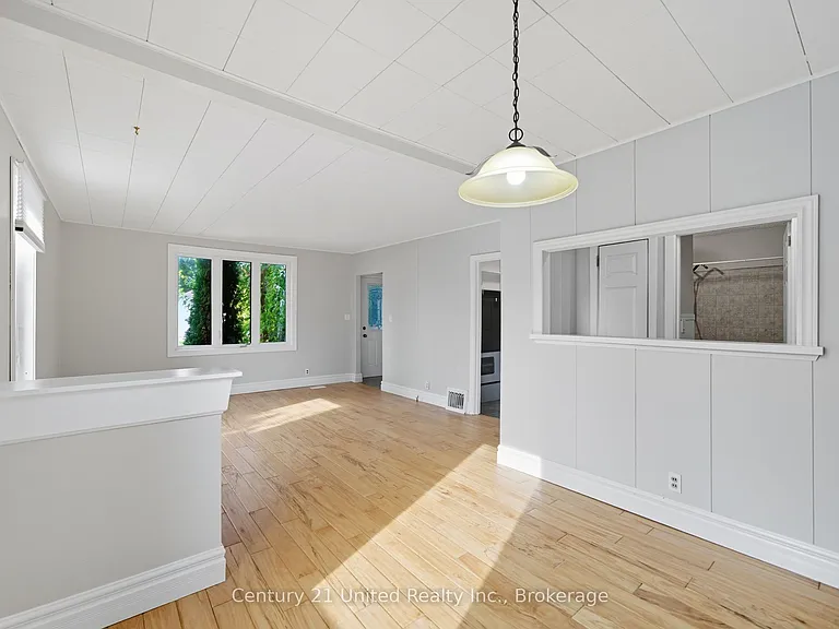 559 Hamilton St — Photo 15