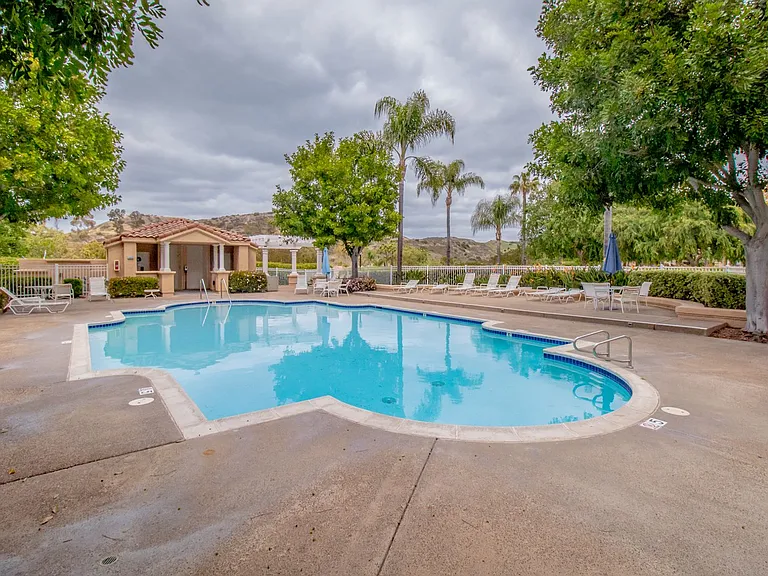 11066 Portobelo Dr — Photo 32