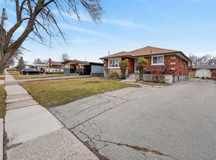 98 Golden Blvd E, Welland, ON